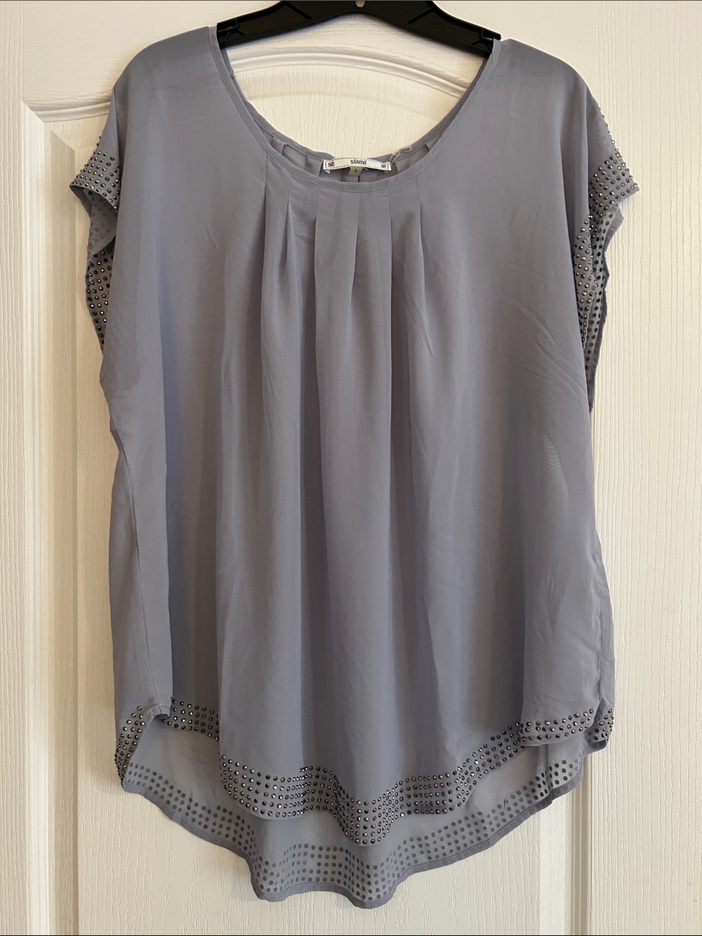 Sioni Light Gray Stud-Trim Flutter Sleeve Blouse